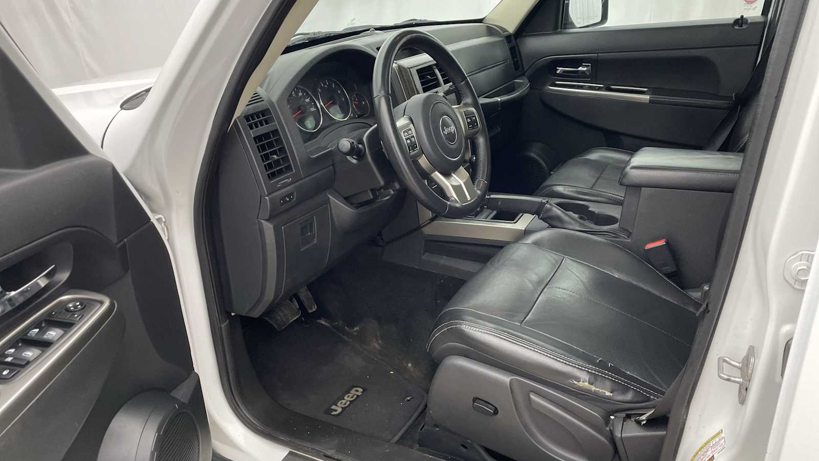 Thumbnail: 2012 Jeep Liberty - 2