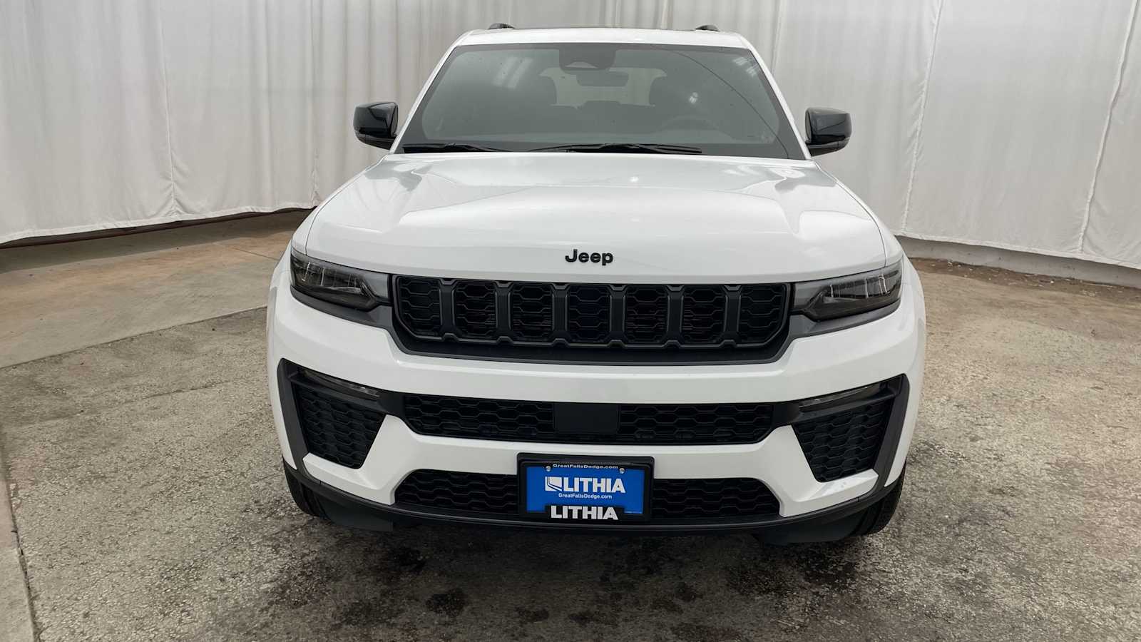 Thumbnail: 2026 Jeep Grand Cherokee - 39