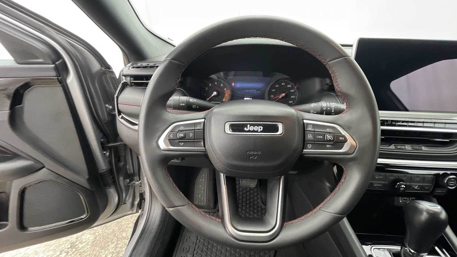 Thumbnail: 2023 Jeep Compass - 11