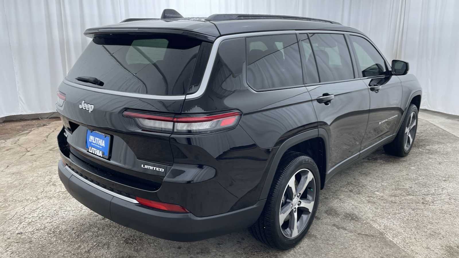 Thumbnail: 2026 Jeep Grand Cherokee L - 38