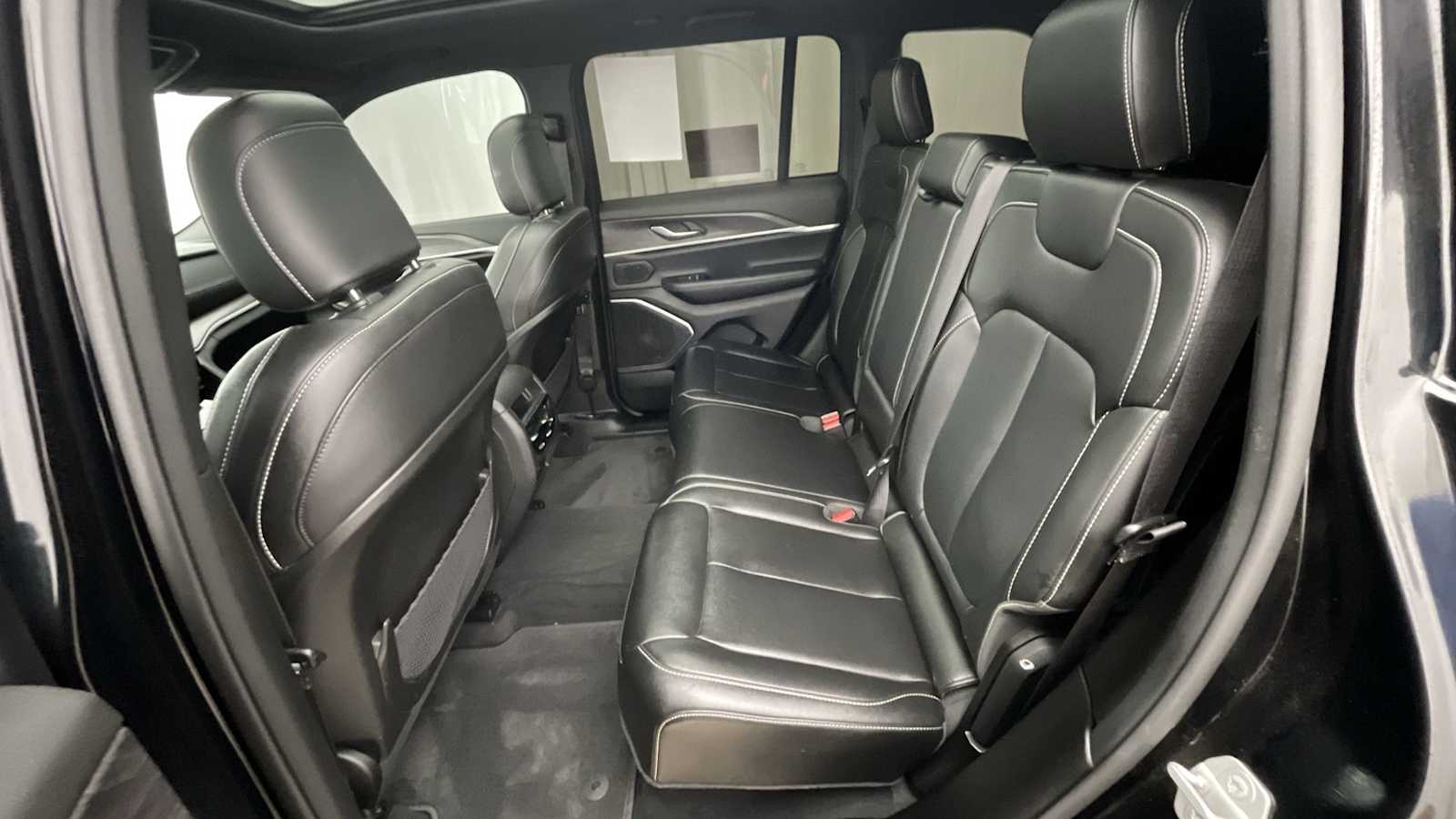 Thumbnail: 2025 Jeep Grand Cherokee - 10