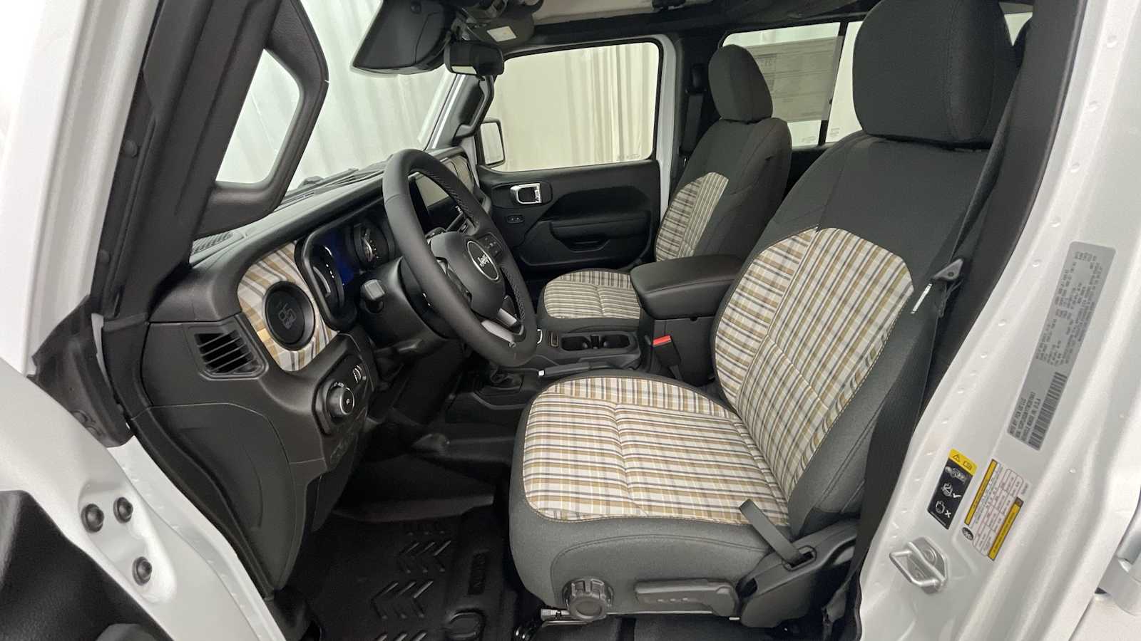 Thumbnail: 2026 Jeep Wrangler - 5
