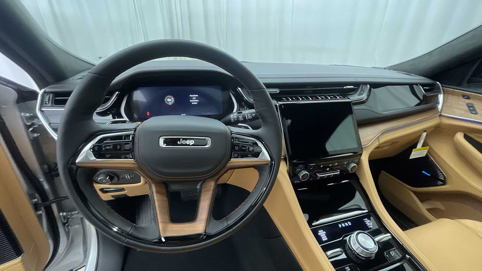 Thumbnail: 2025 Jeep Grand Cherokee - 3