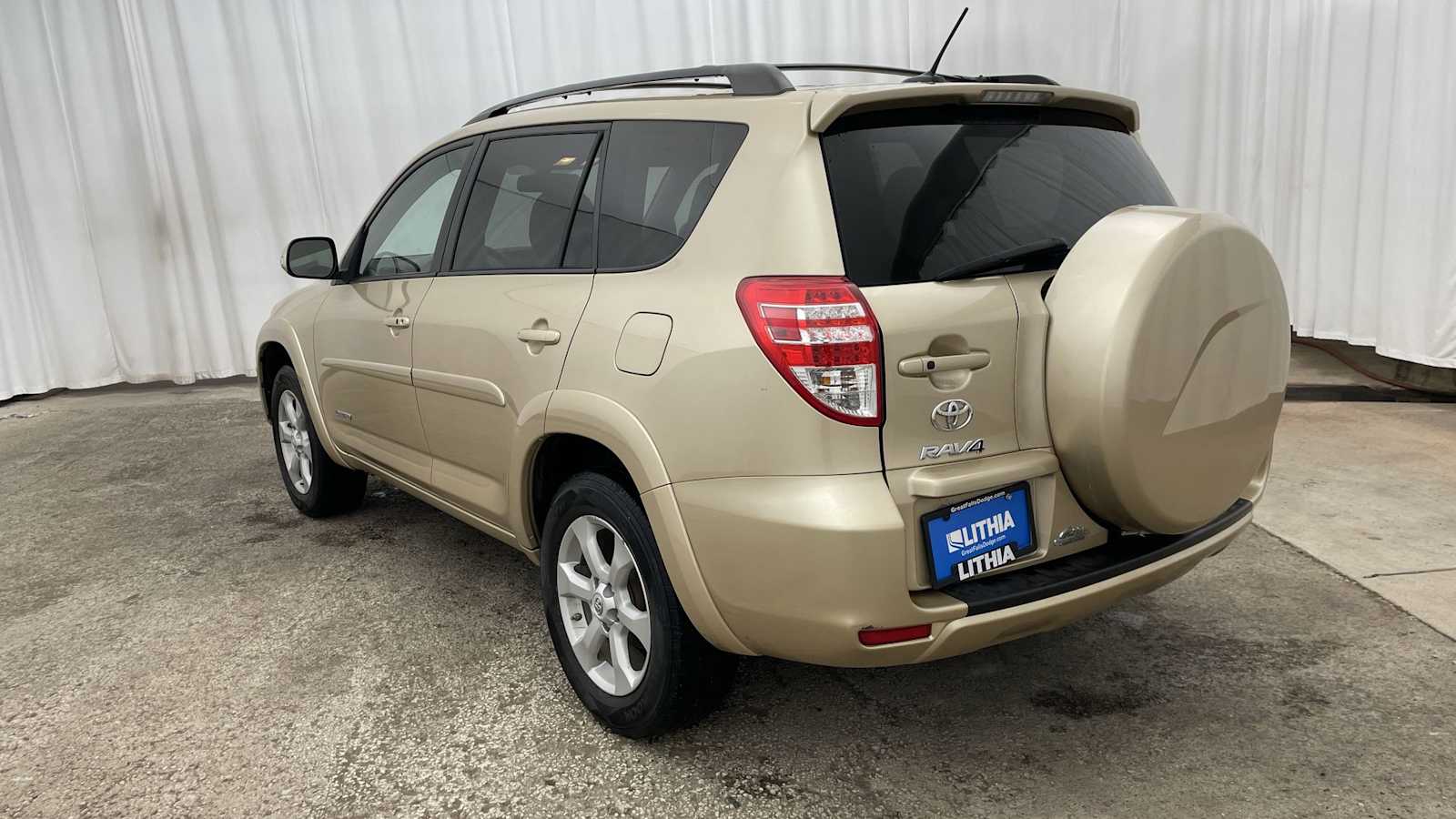 Thumbnail: 2012 Toyota RAV4 - 29