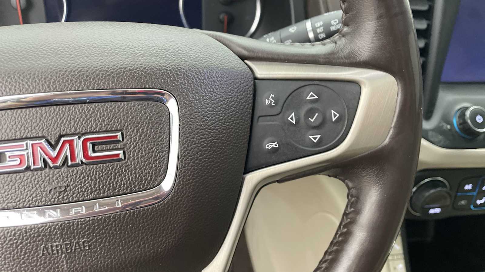 Thumbnail: 2017 GMC Acadia - 17