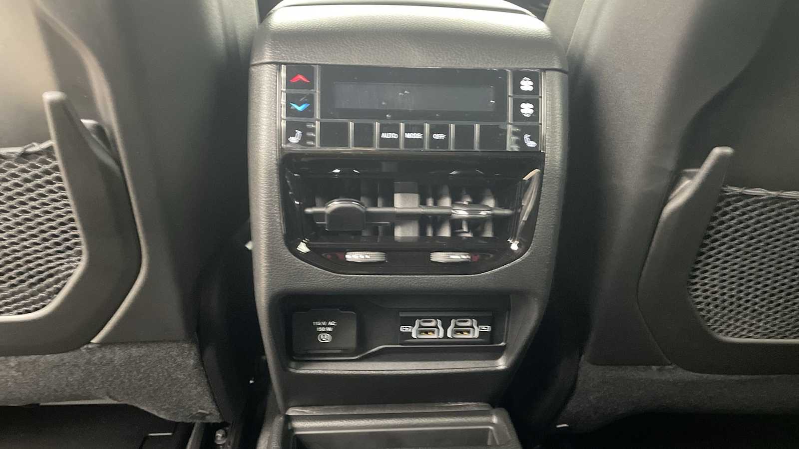 Thumbnail: 2025 Jeep Grand Cherokee - 28