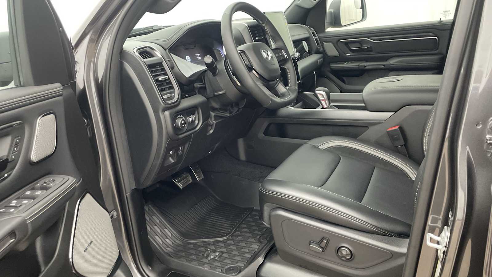 Thumbnail: 2025 RAM 1500 - 2