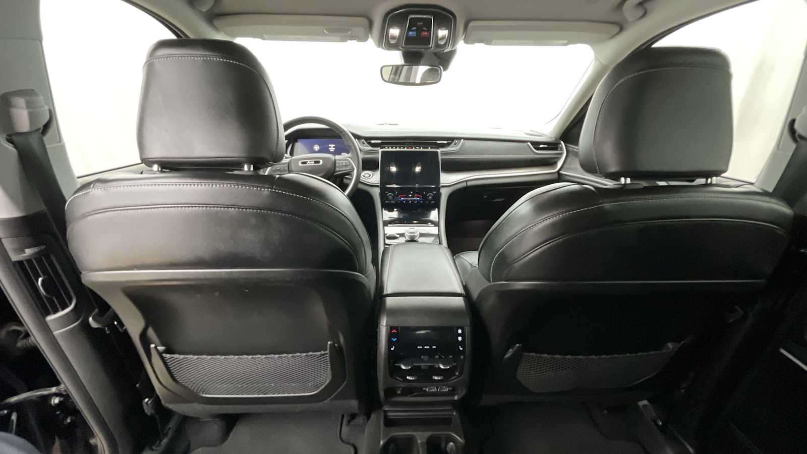 Thumbnail: 2022 Jeep Grand Cherokee - 8