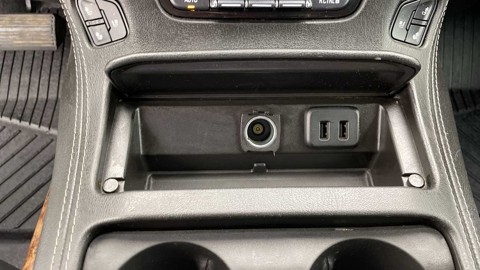 Thumbnail: 2019 Chevrolet Tahoe - 20