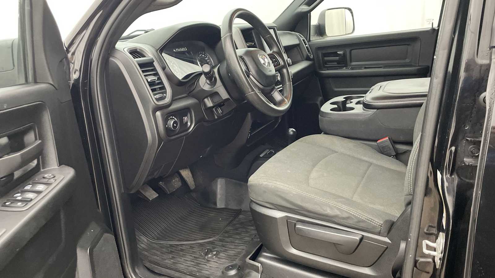 2022 Ram 2500 Tradesman photo 2
