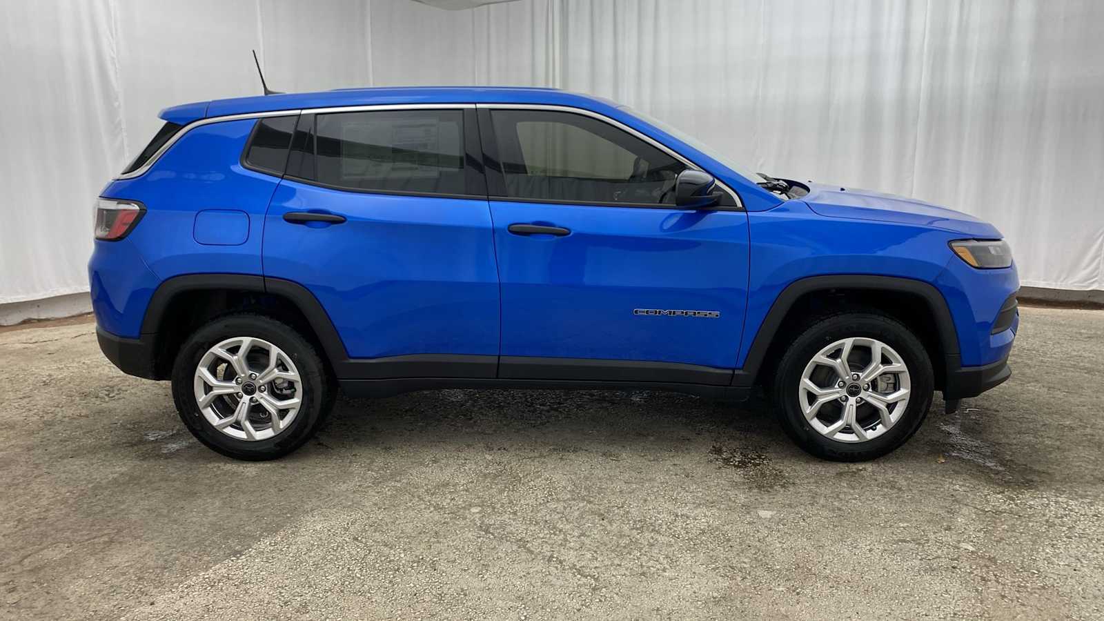 Thumbnail: 2025 Jeep Compass - 32