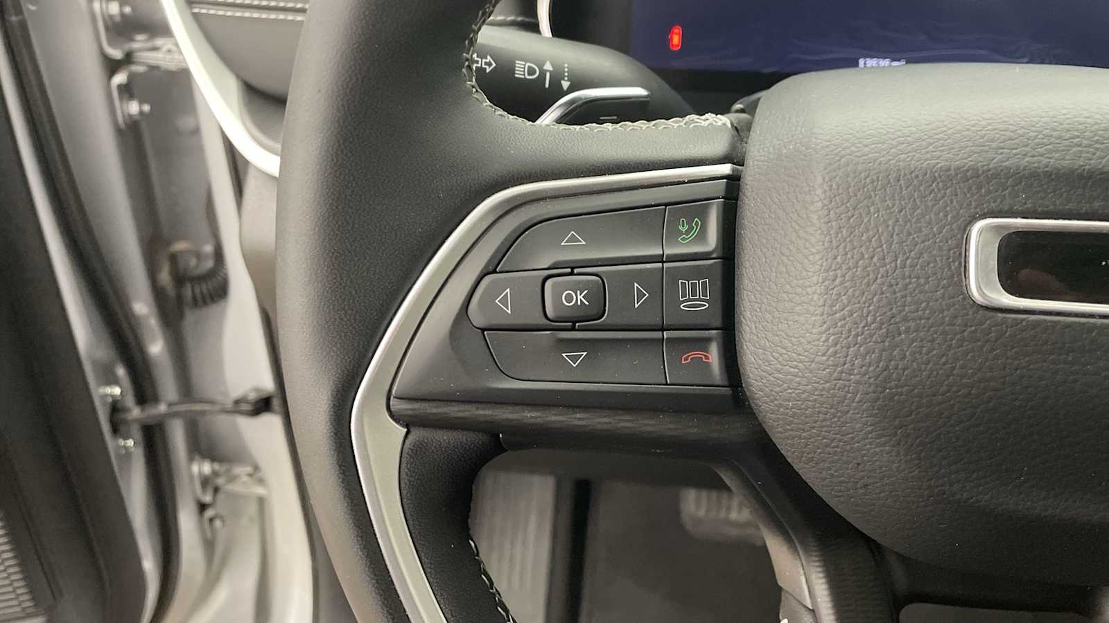 Thumbnail: 2024 Jeep Grand Cherokee - 13