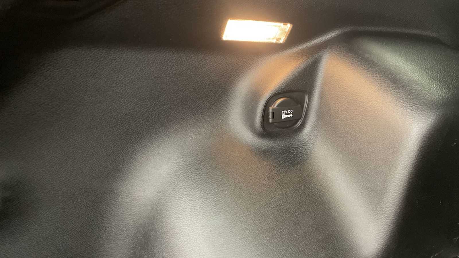 Thumbnail: 2019 Jeep Cherokee - 25