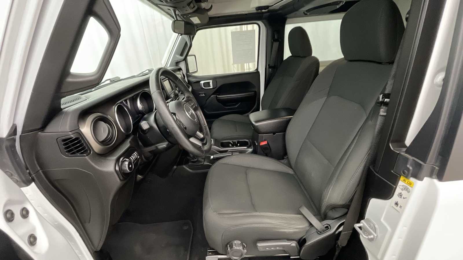 Thumbnail: 2020 Jeep Wrangler - 5