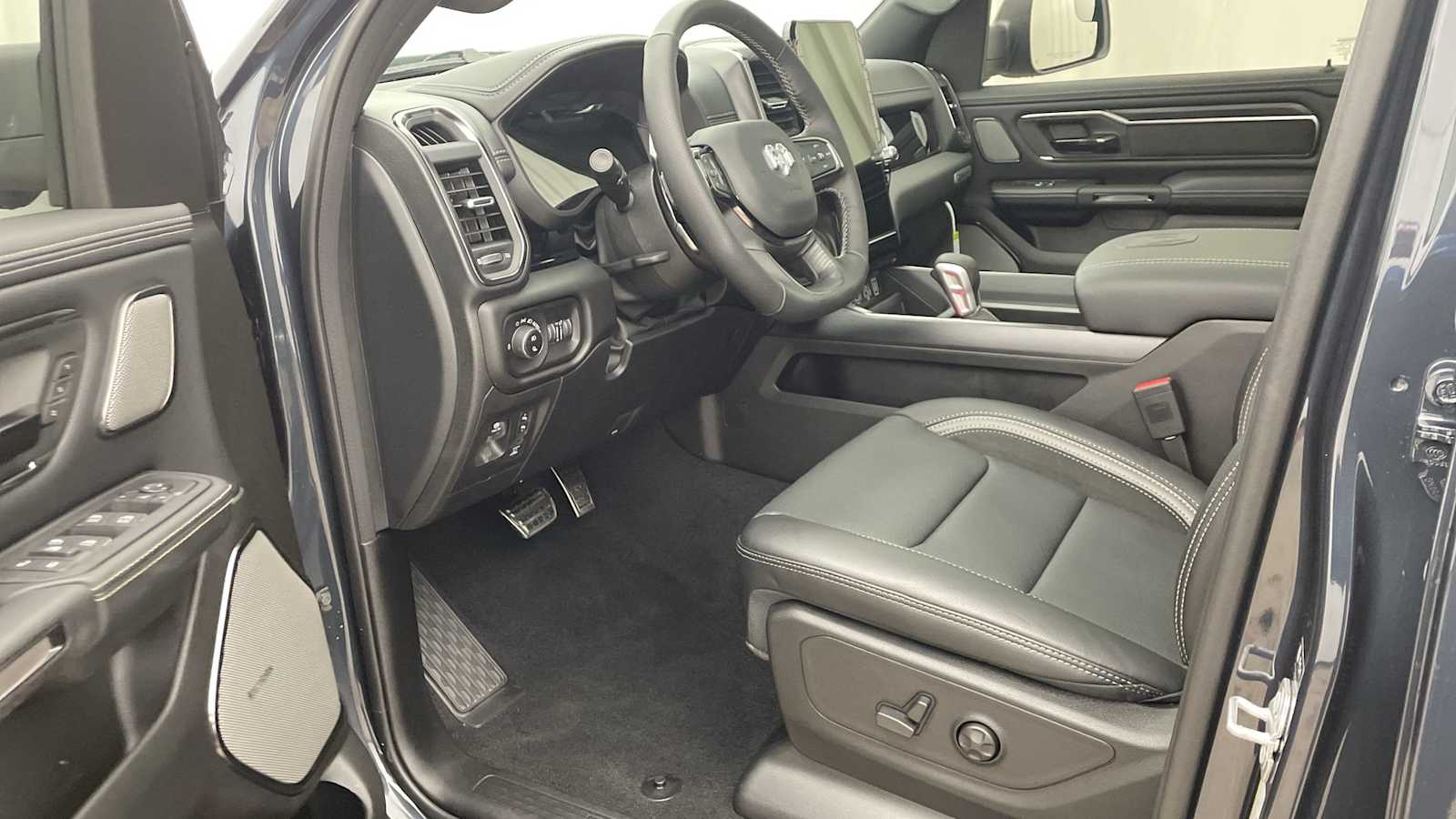 Thumbnail: 2026 RAM 1500 - 2