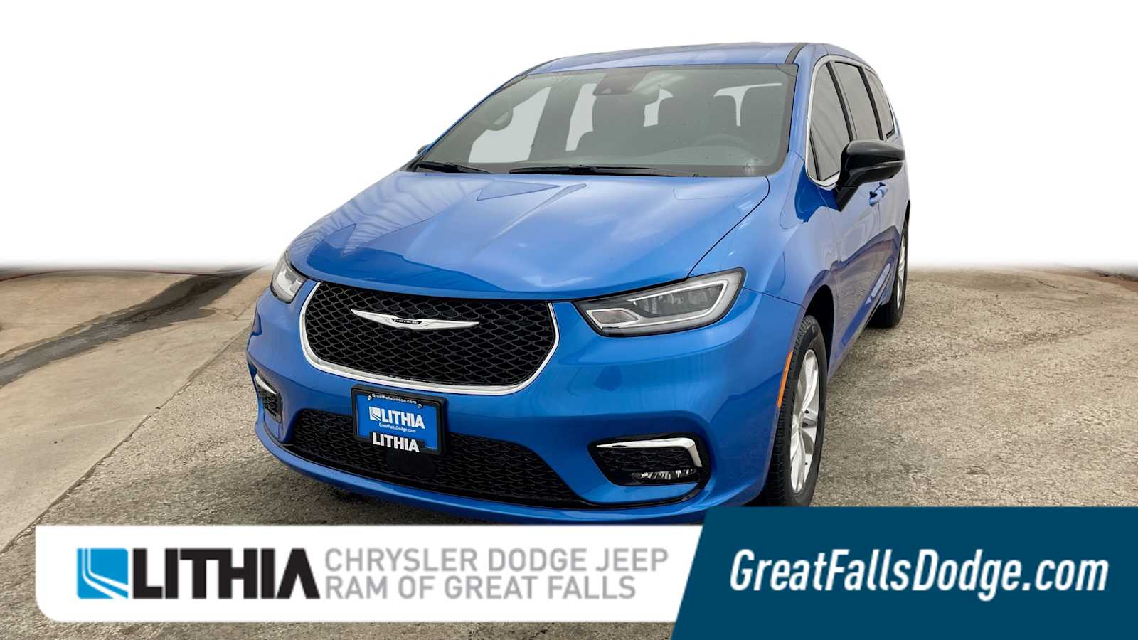 2026 Chrysler Pacifica Select's photo