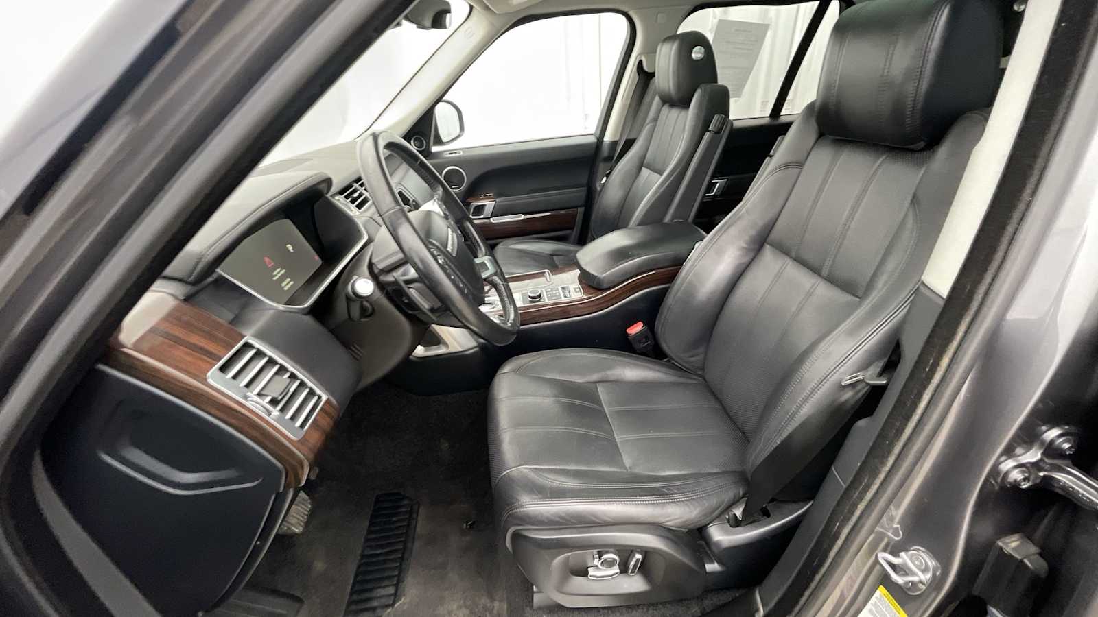 Thumbnail: 2017 Land Rover Range Rover - 6