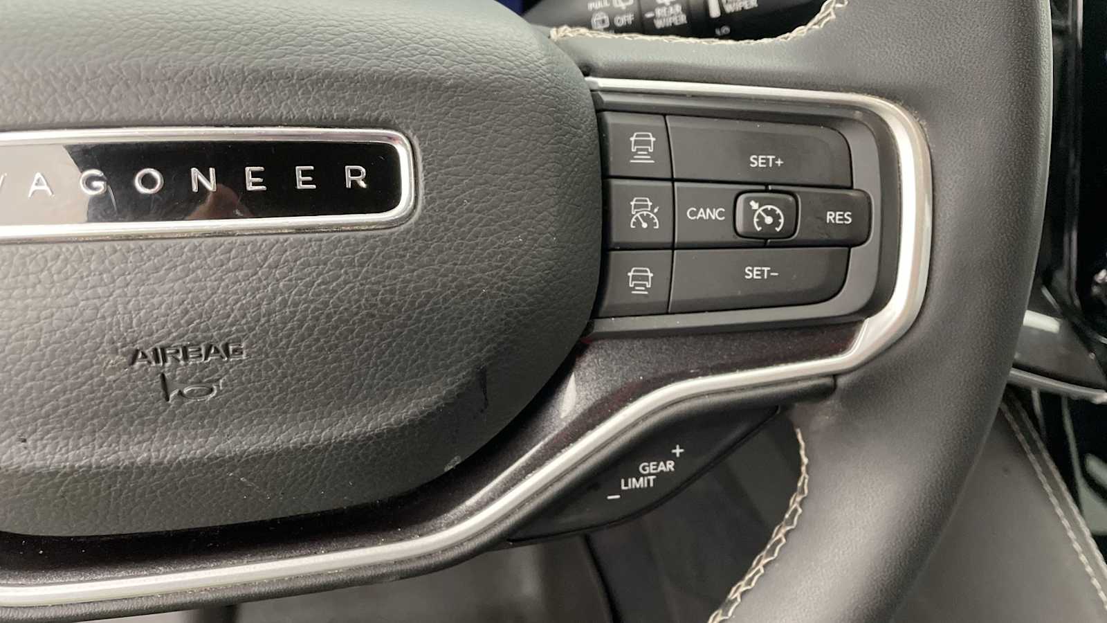 Thumbnail: 2023 Jeep Wagoneer - 14