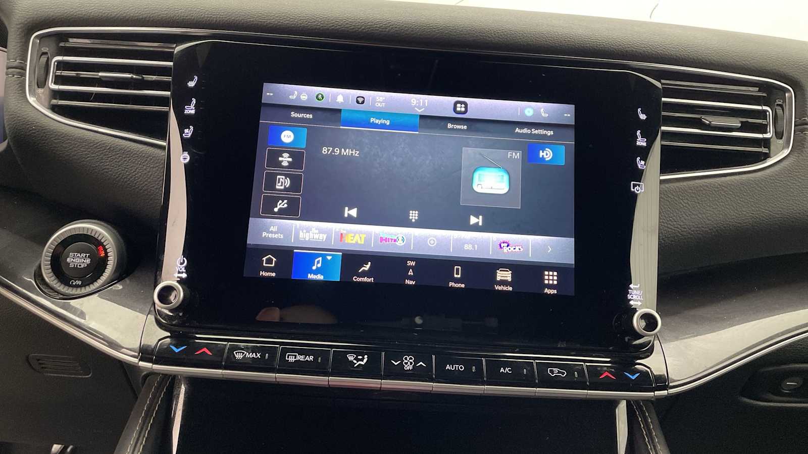 Thumbnail: 2023 Jeep Wagoneer - 18