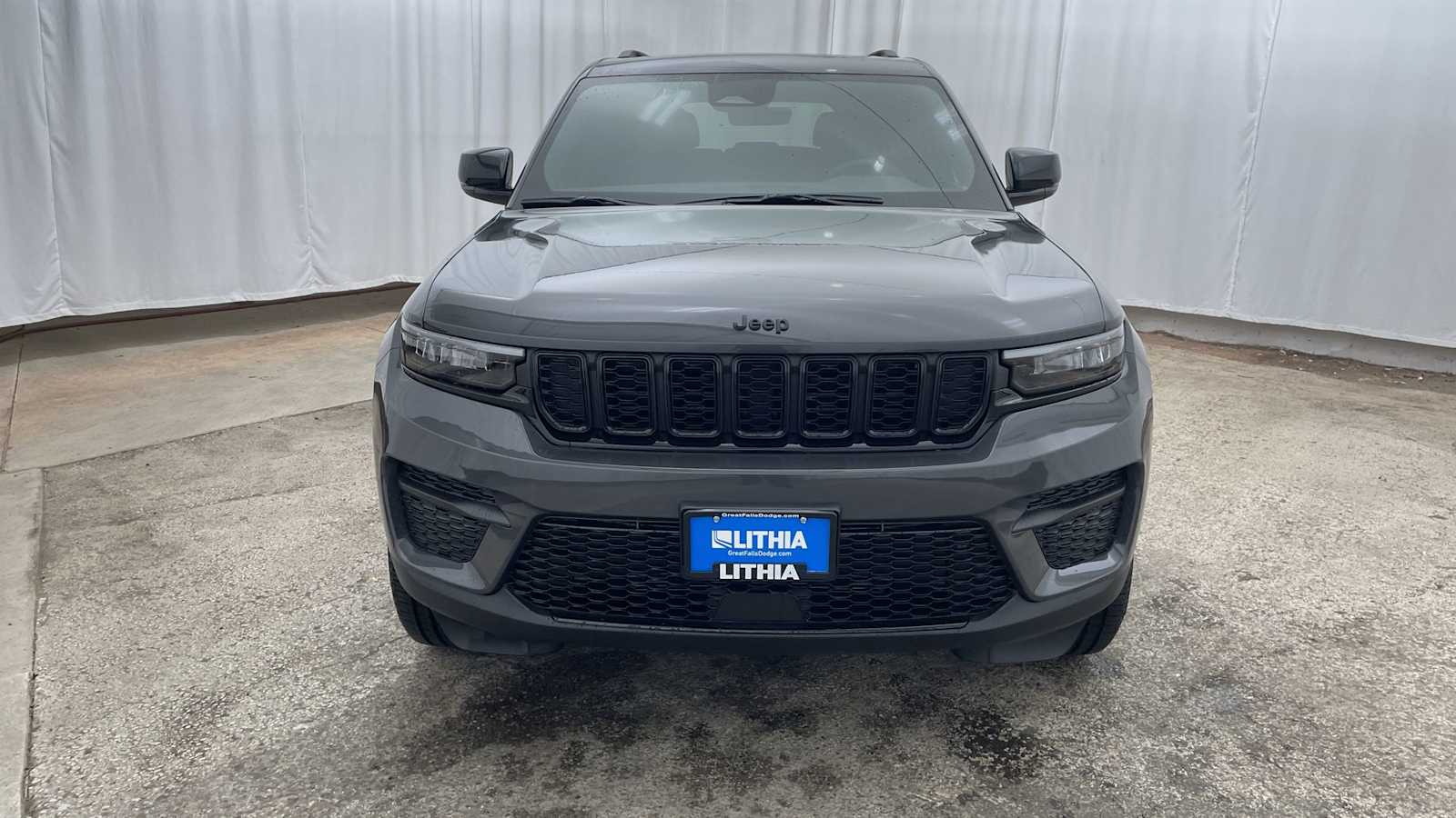 Thumbnail: 2025 Jeep Grand Cherokee - 37