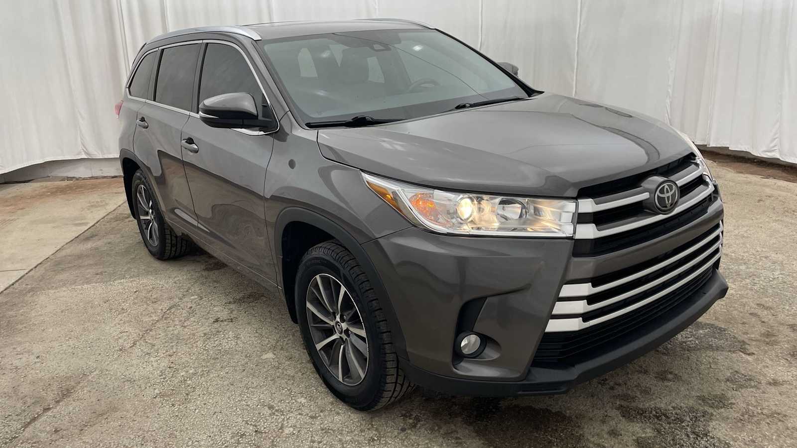 Thumbnail: 2018 Toyota Highlander - 37