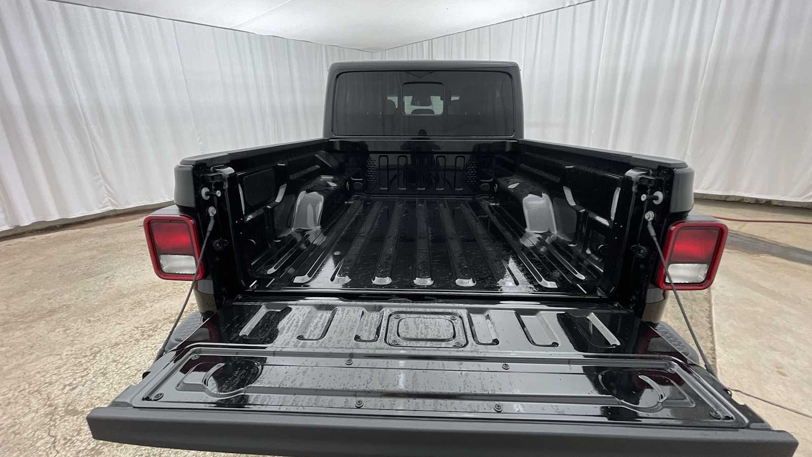 Thumbnail: 2026 Jeep Gladiator - 29