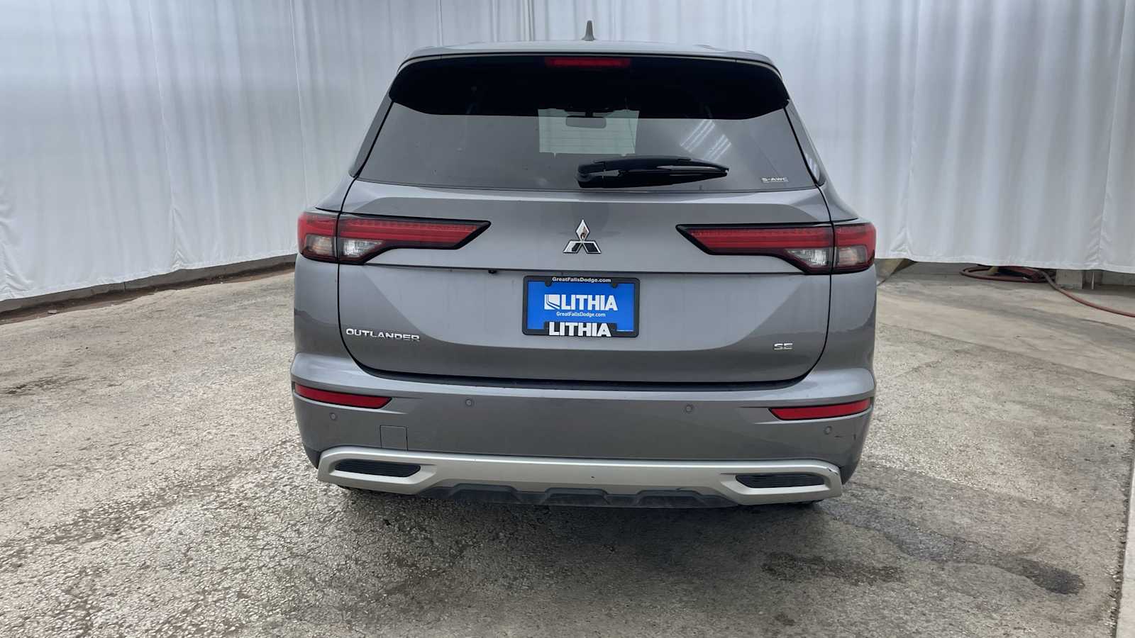 Thumbnail: 2023 Mitsubishi Outlander - 32