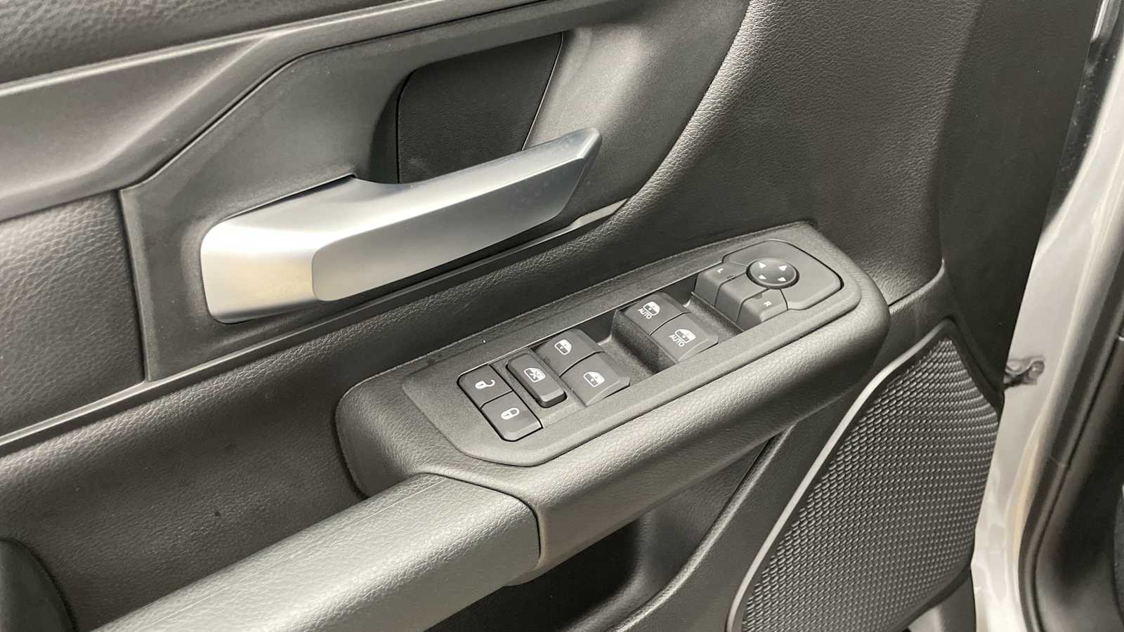 Thumbnail: 2026 RAM 1500 - 6