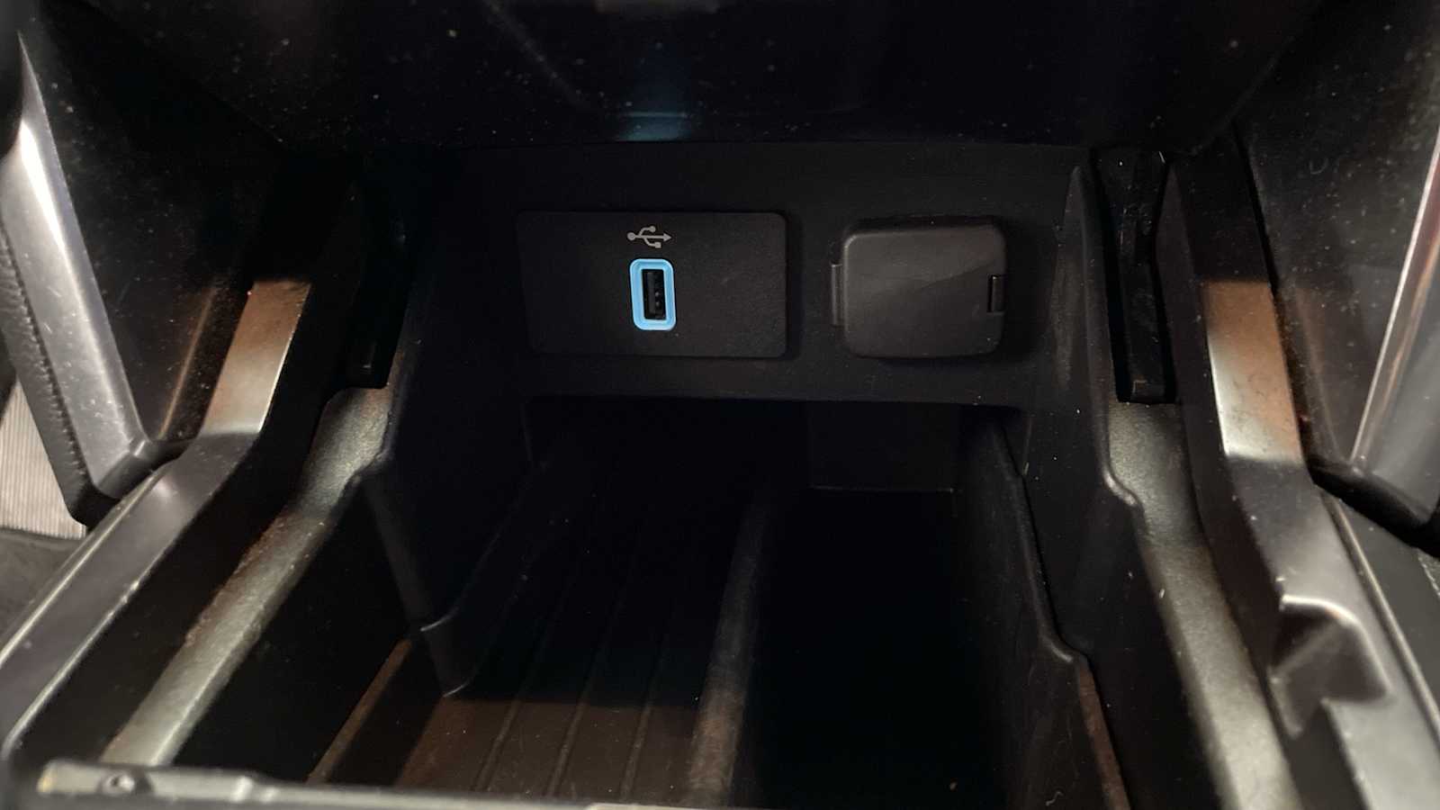 Thumbnail: 2019 Ford Explorer - 20