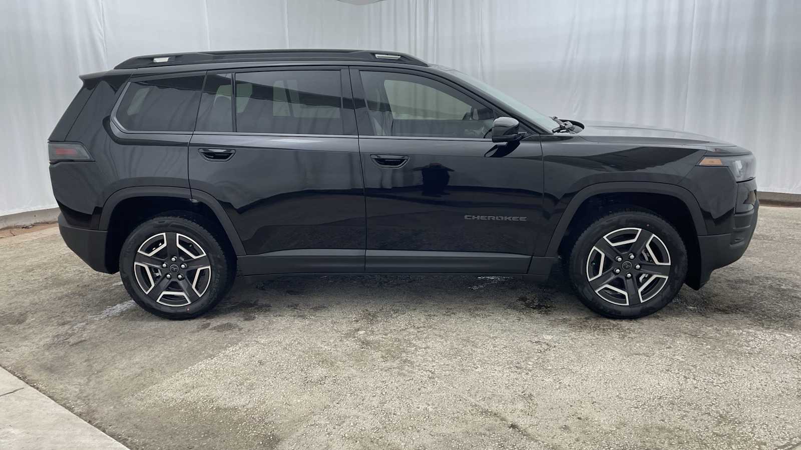 Thumbnail: 2026 Jeep Cherokee - 36