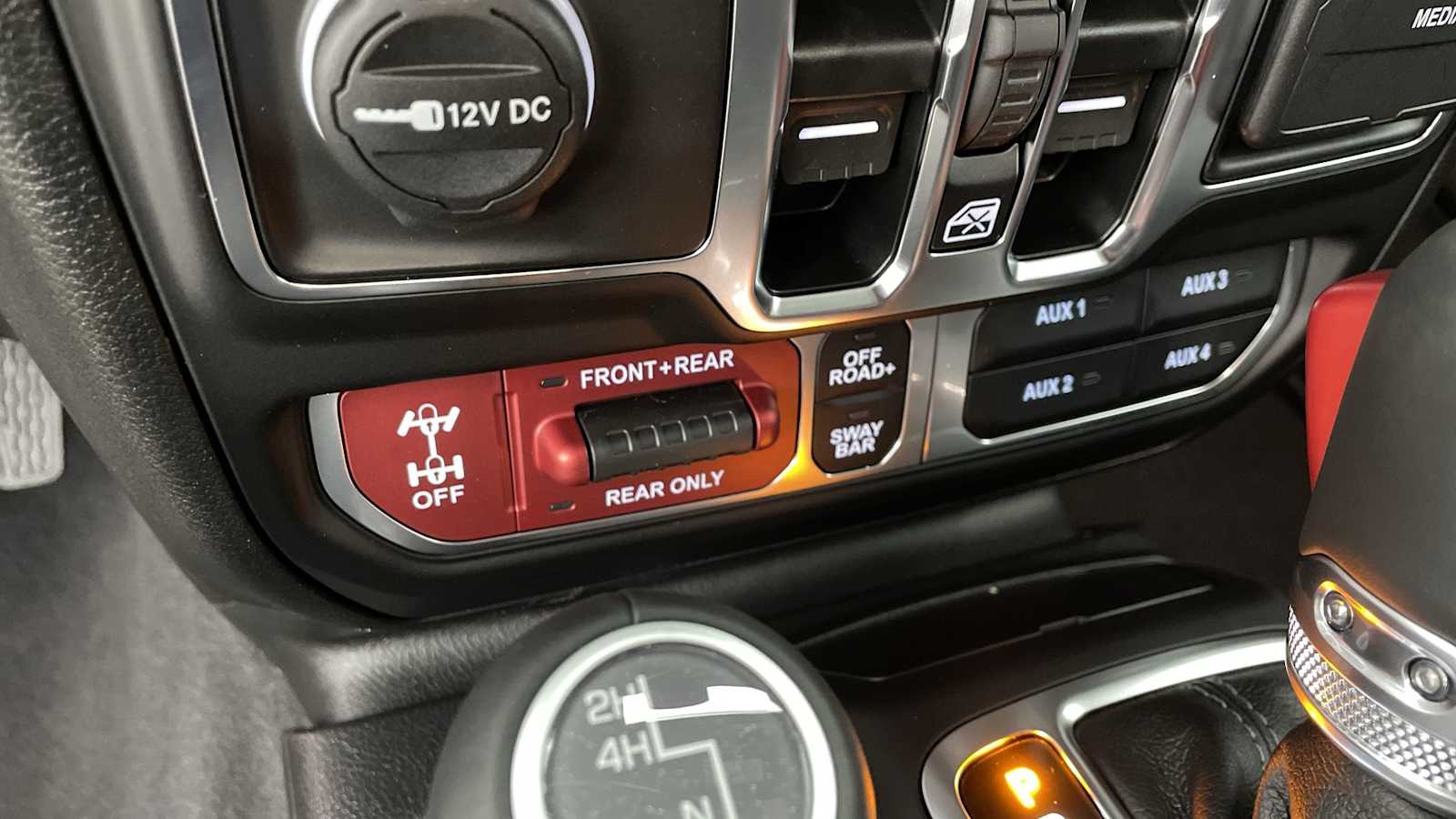 Thumbnail: 2025 Jeep Gladiator - 25