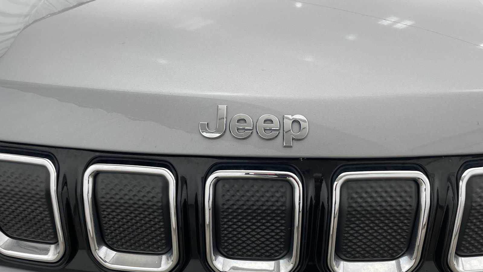 Thumbnail: 2022 Jeep Compass - 38