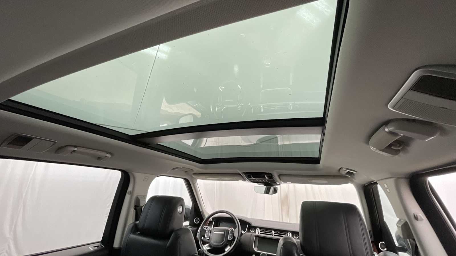 Thumbnail: 2017 Land Rover Range Rover - 12