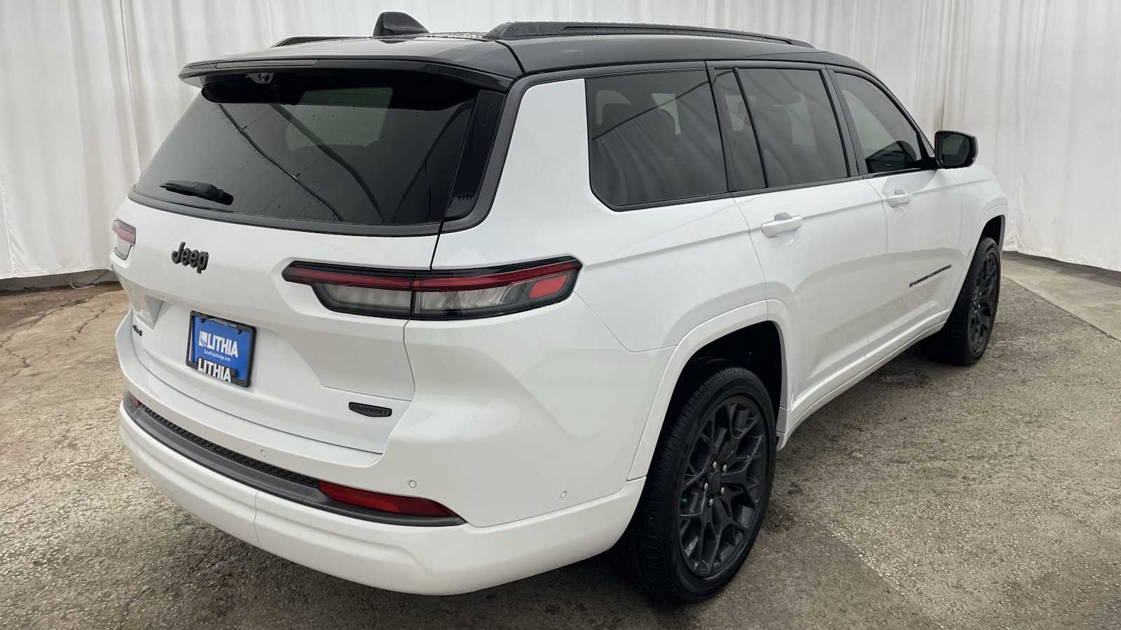 Thumbnail: 2026 Jeep Grand Cherokee L - 38