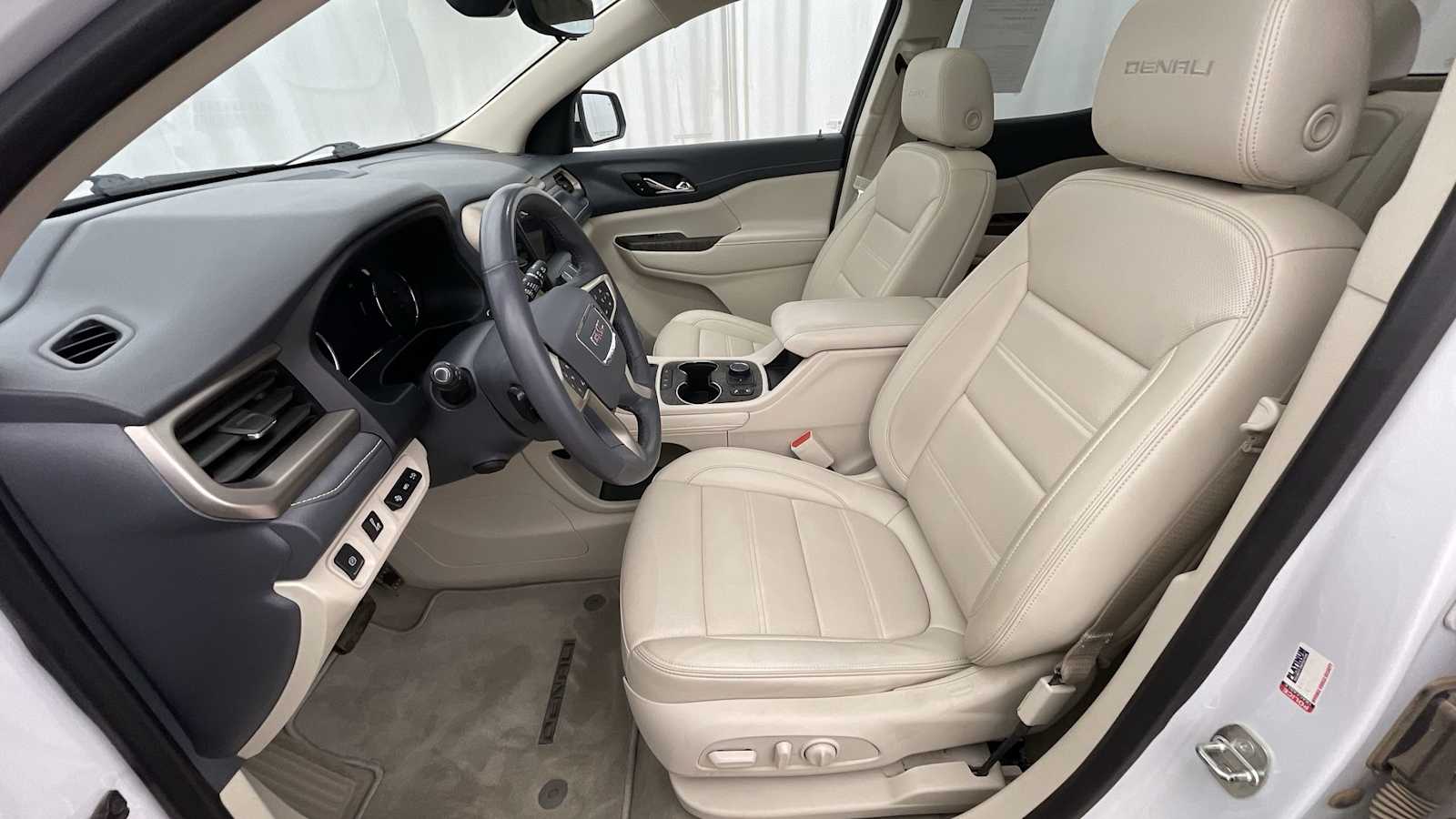 Thumbnail: 2022 GMC Acadia - 6