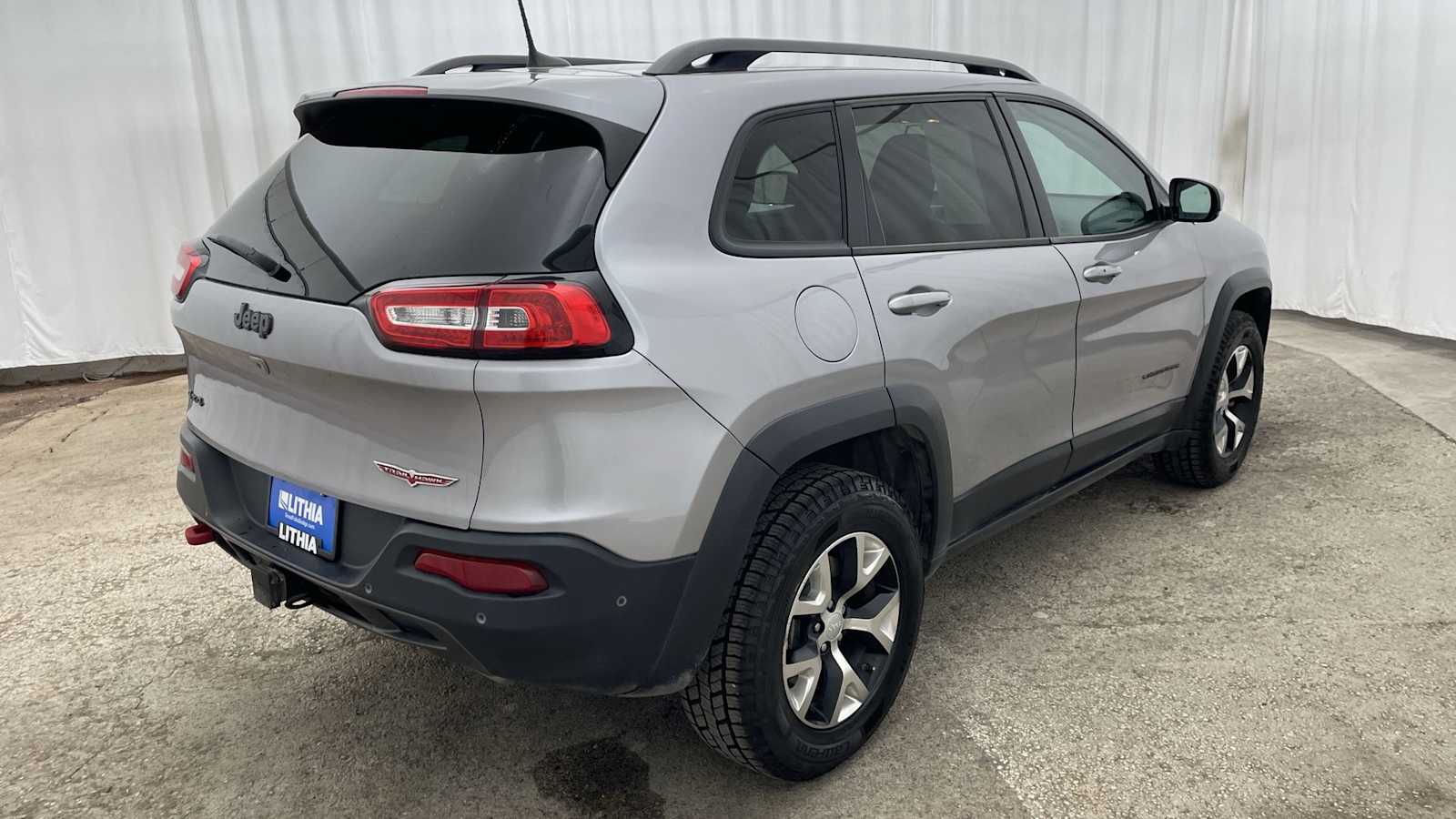 Thumbnail: 2018 Jeep Cherokee - 37