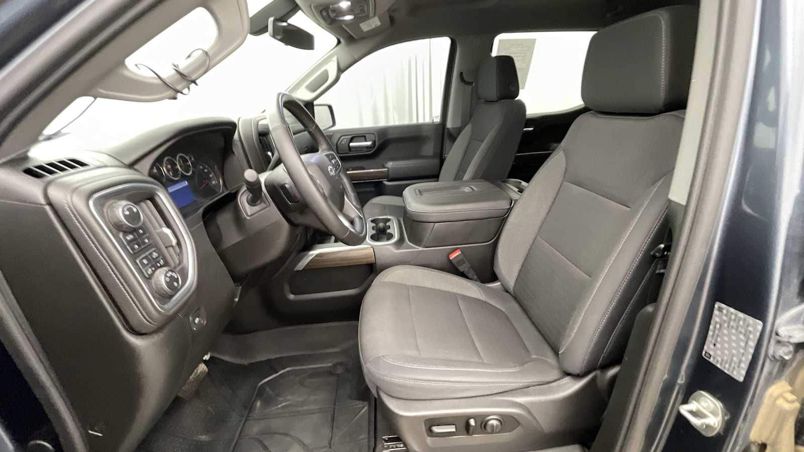 Thumbnail: 2019 Chevrolet Silverado 1500 - 5