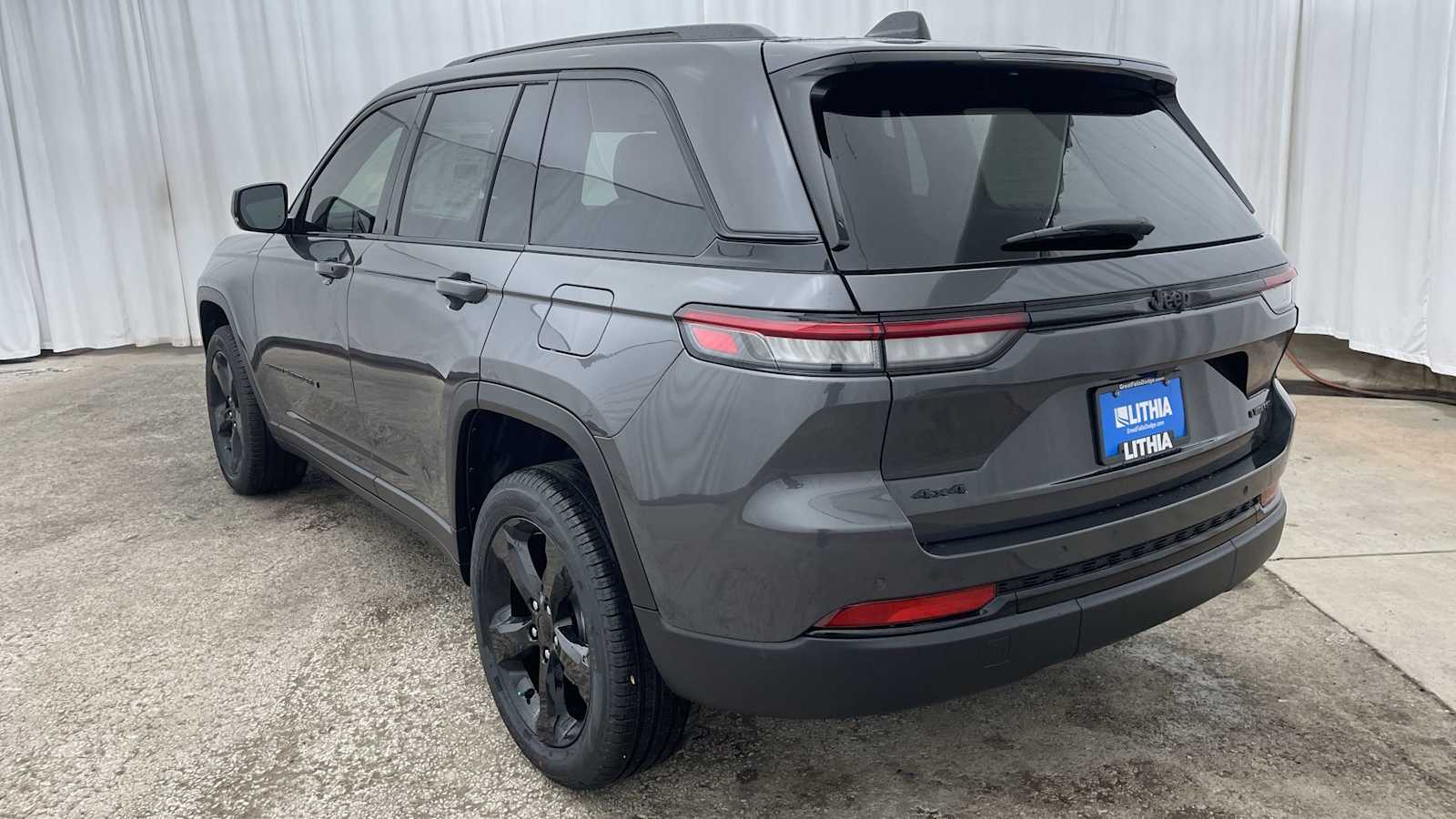 Thumbnail: 2025 Jeep Grand Cherokee - 35