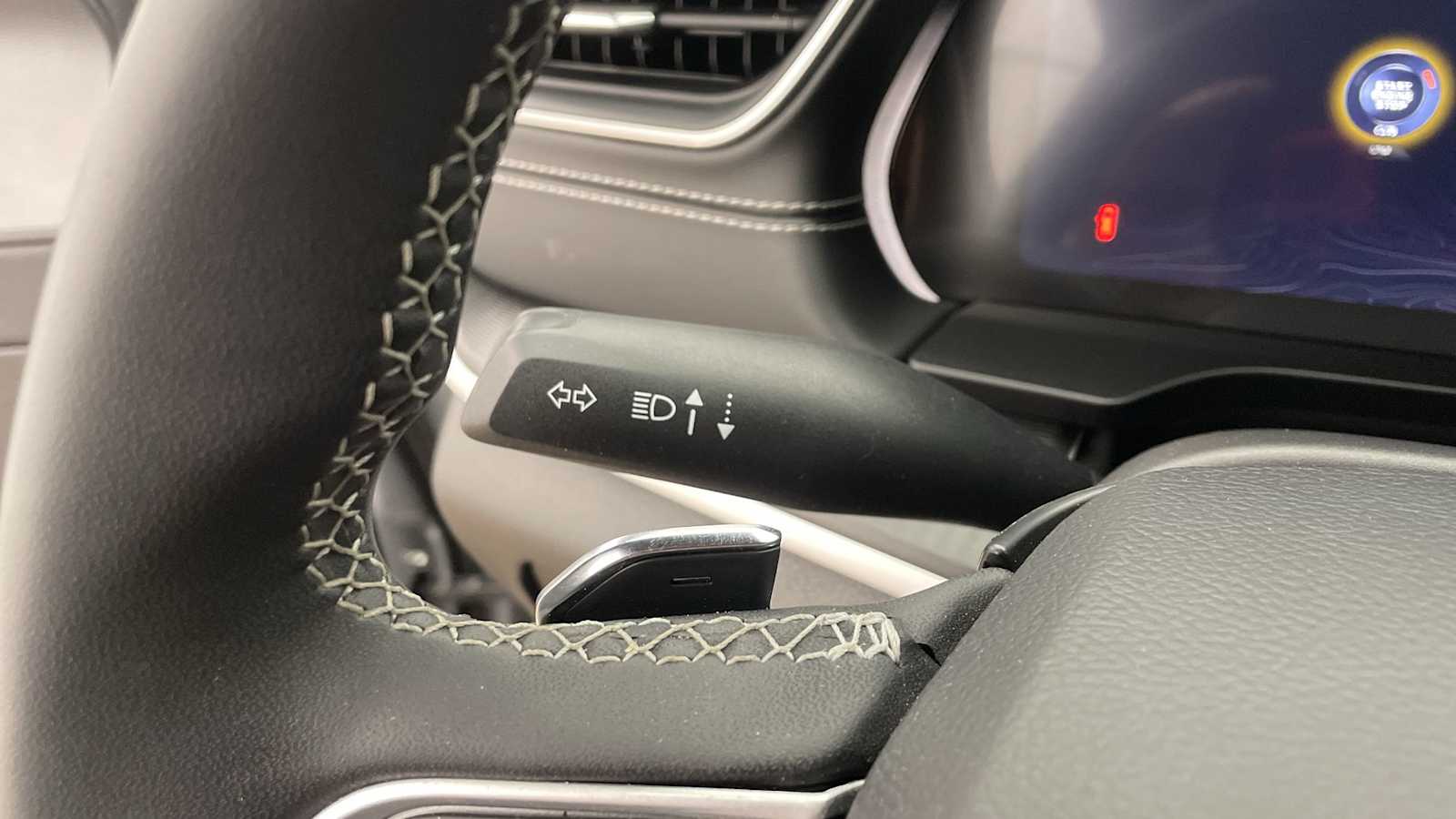 Thumbnail: 2024 Jeep Grand Cherokee - 16