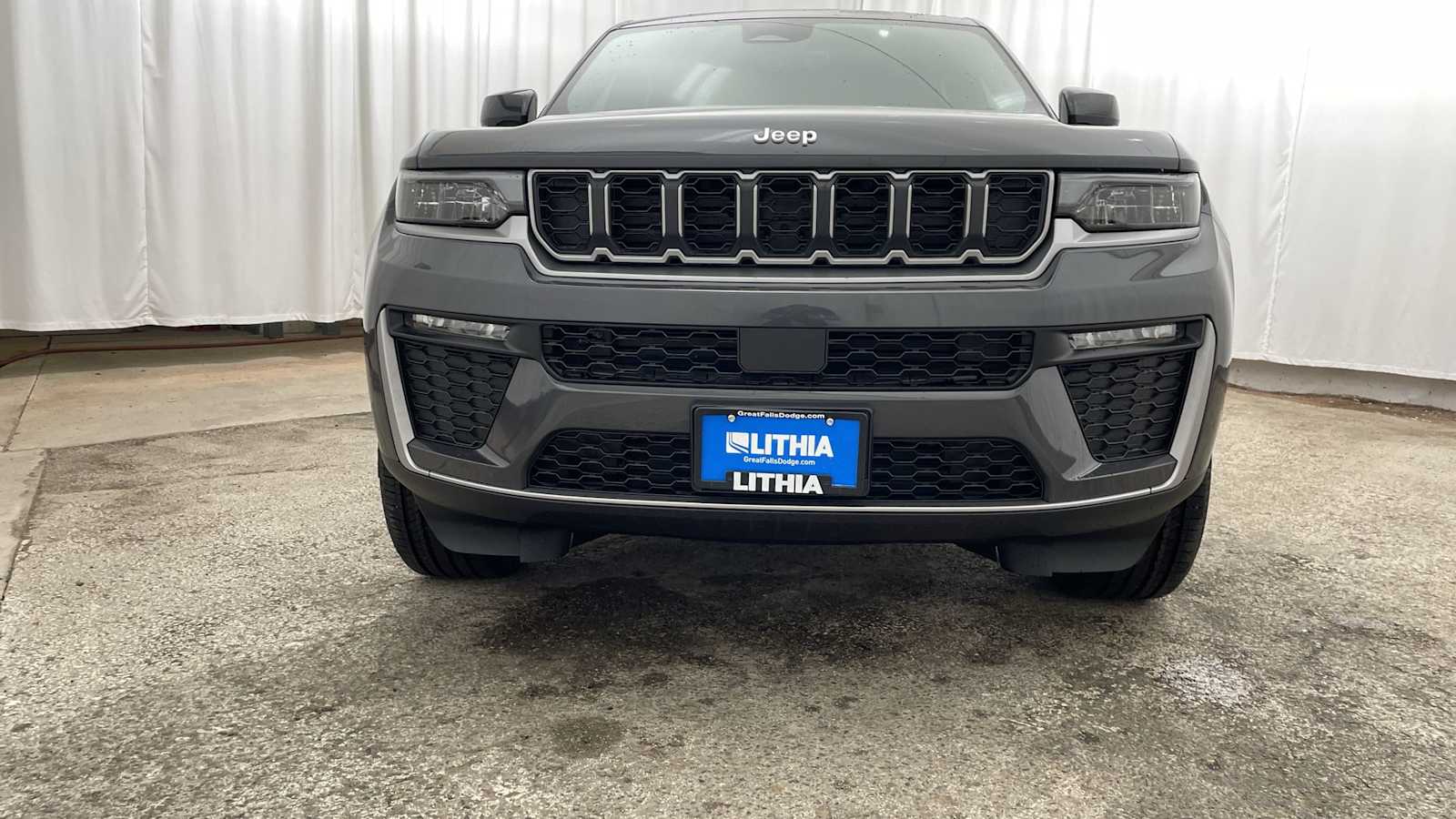 Thumbnail: 2026 Jeep Grand Cherokee - 40