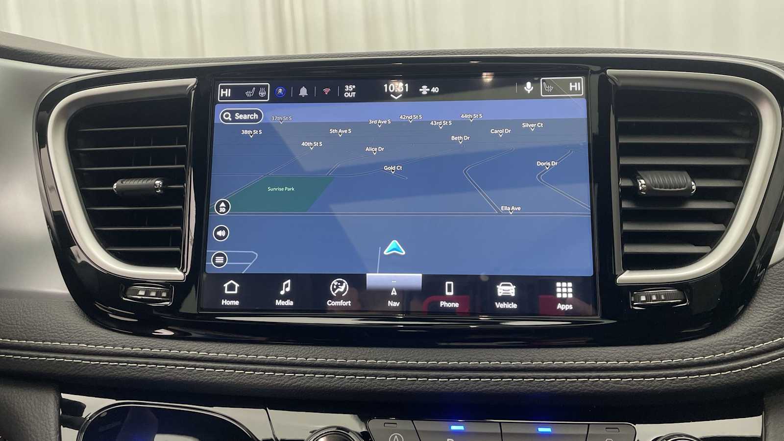 Thumbnail: 2026 Chrysler Pacifica - 4