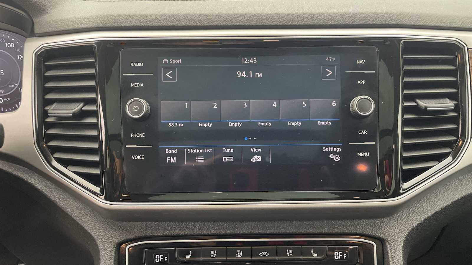 Thumbnail: 2019 Volkswagen Atlas - 21