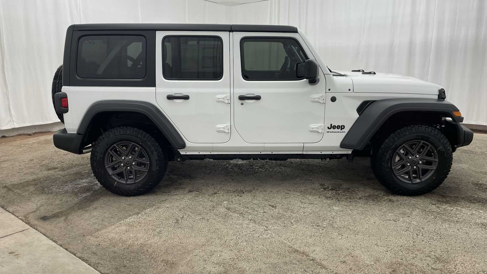 Thumbnail: 2026 Jeep Wrangler - 37