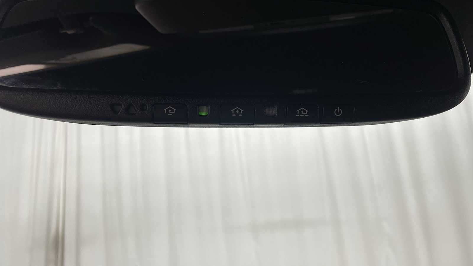 Thumbnail: 2022 Mitsubishi Outlander - 22