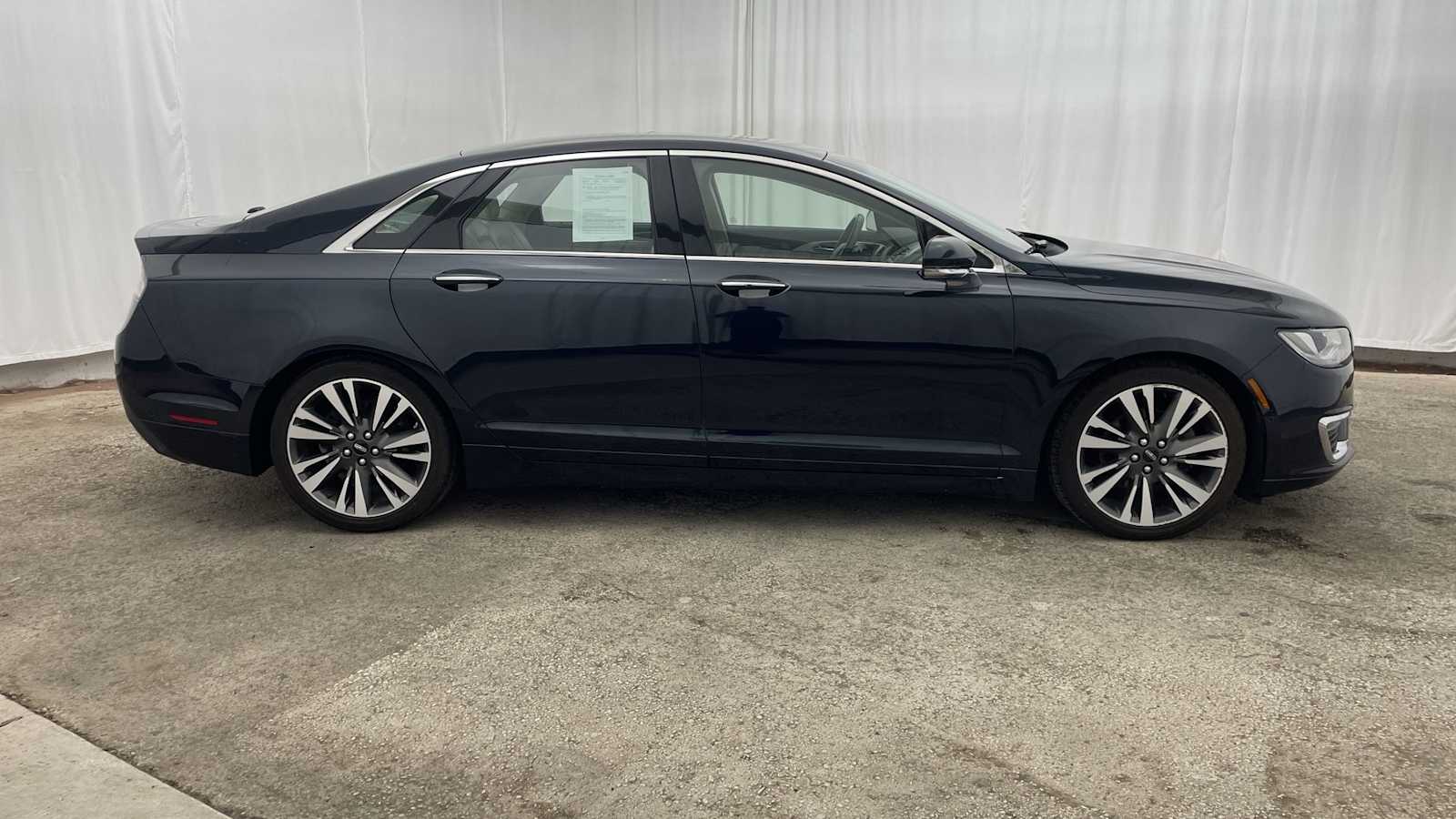 Thumbnail: 2020 Lincoln MKZ - 34