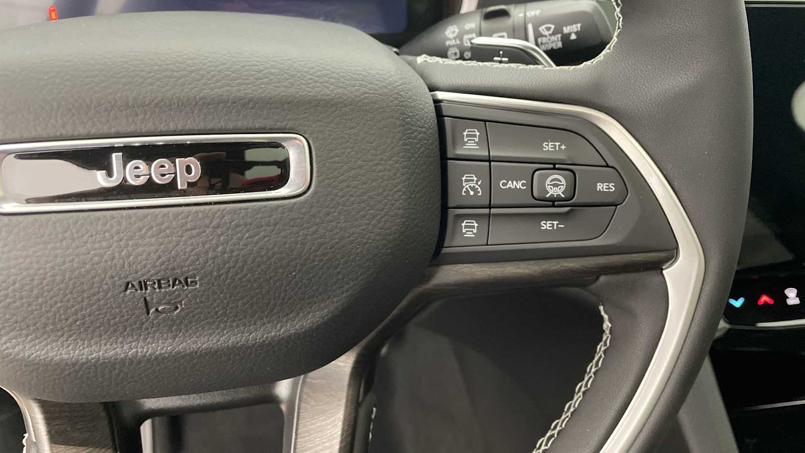 Thumbnail: 2026 Jeep Grand Cherokee - 16