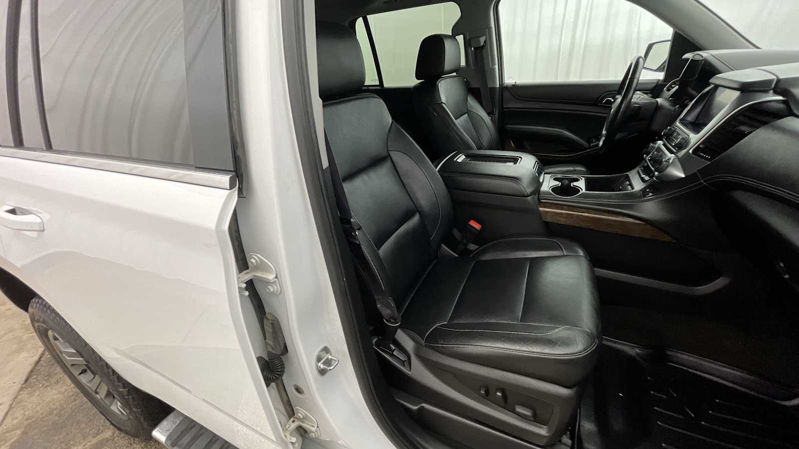 Thumbnail: 2016 Chevrolet Tahoe - 13