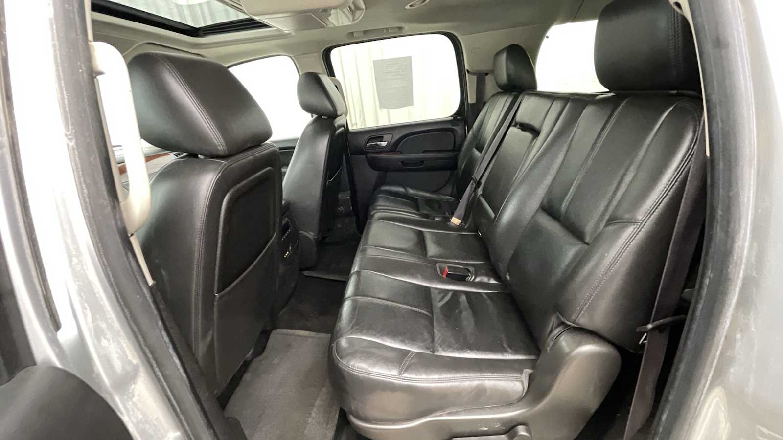 Thumbnail: 2014 Chevrolet Suburban - 9