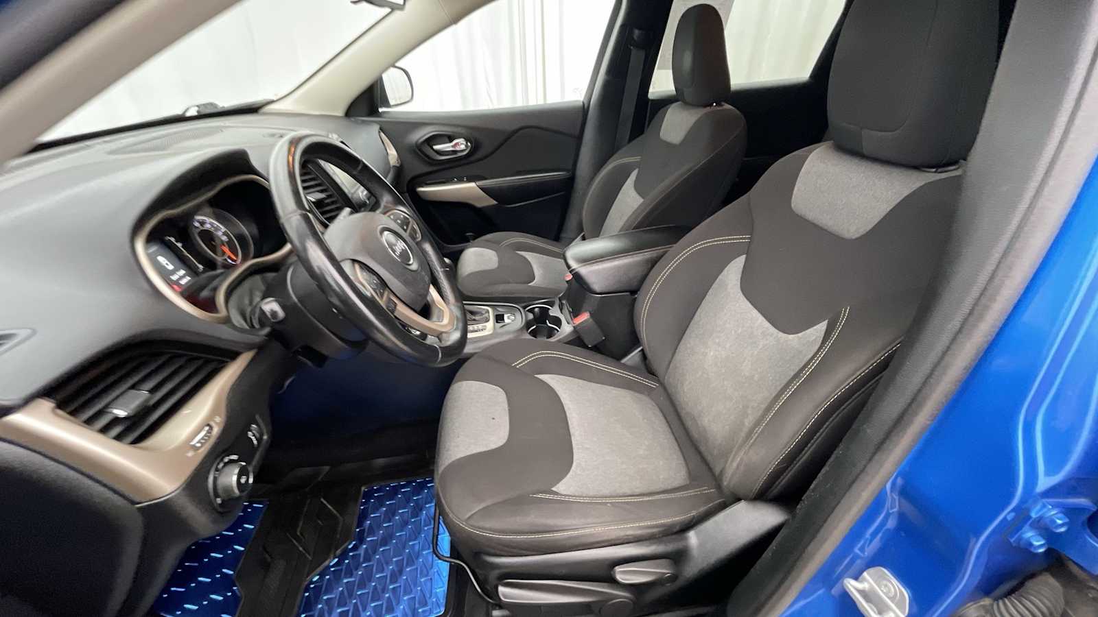 Thumbnail: 2018 Jeep Cherokee - 5