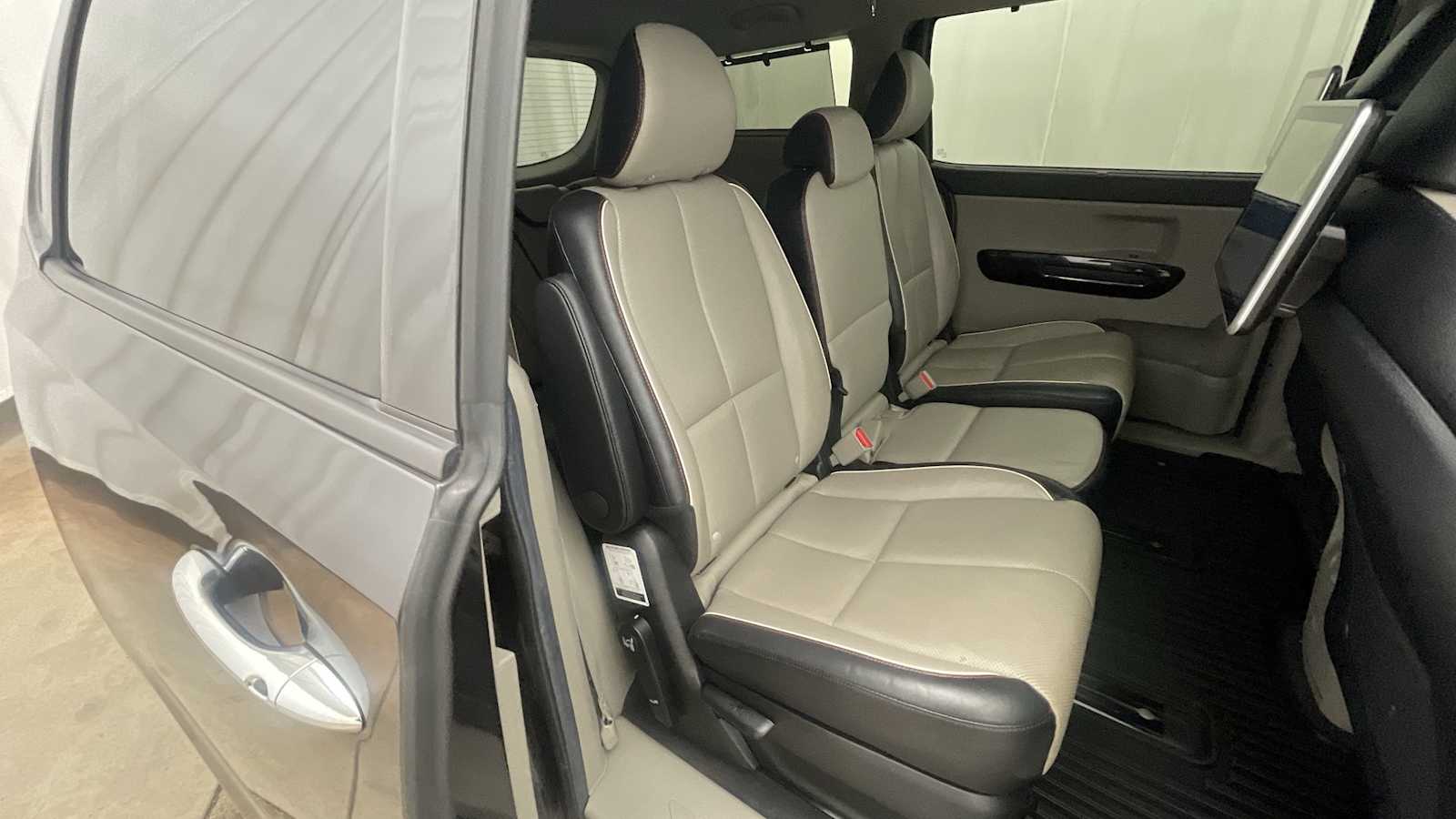 Thumbnail: 2020 Kia Sedona - 12